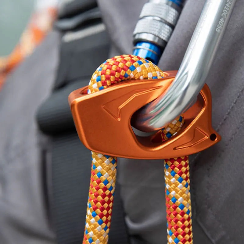 Adjustable Rope Gripper Self-locking Retarder Aluminum Alloy Climbing Hook Climbing Buckle for Rock Climbing and Mountaineering