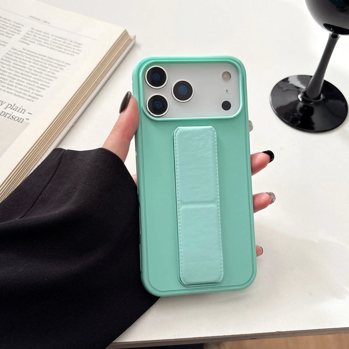 For iPhone 15 14 13 12 17 Pro Max 16 Plus Magnetic Stand Case for iPhone 14 Pro 아이폰 케이스 11 מגן לאייפון Wrist Str